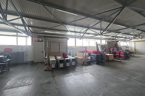 ca. 400 m&sup2;gro&szlig;e, ebenerdige Hallenfl&auml;che in guter Lage