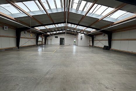 ca. 348 m&sup2; gro&szlig;e, ebenerdige Lager-/Produktionsfl&auml;che mit B&uuml;ro