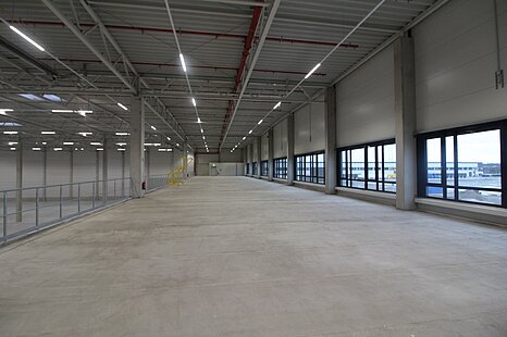 Logistik | Rampen | 24/7-Nutzung | ca. 12 m UKB Logistik | Rampen | 24/7-Nutzung | ca. 12 m UKB