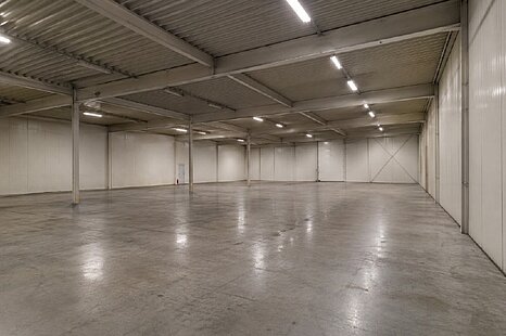 Kritzkow, ca. 1.000 m&sup2; moderne Lagerfl&auml;che mit B&uuml;rofl&auml;che zu vermieten