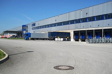 sofort verfügbar I ca. 5.000 m² Lager- und Logistikhalle mit Rampenandienung zu vermieten sofort verfügbar I ca. 5.000 m² Lager- und Logistikhalle mit Rampenandienung zu vermieten