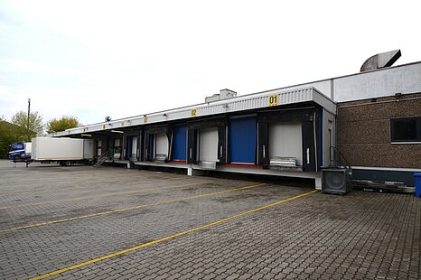 Berlin-Reinickendorf, ca. 800 m² Halle zzgl. ca. 5.000 m² Freifläche Berlin-Reinickendorf, ca. 800 m² Halle zzgl. ca. 5.000 m² Freifläche