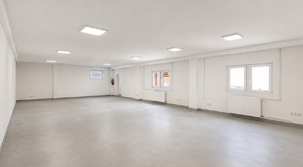 Innenansicht Halle - KI generiert