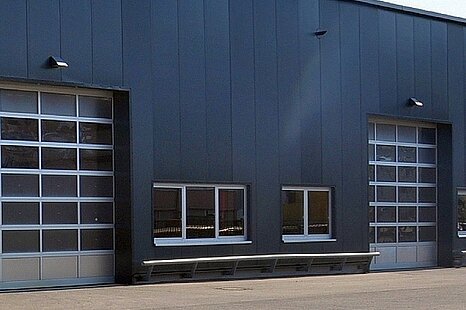 Nahe Flughafen Dresden | ca. 2.500 m&sup2; Lager & Logistik | Rampe und ebenerdig