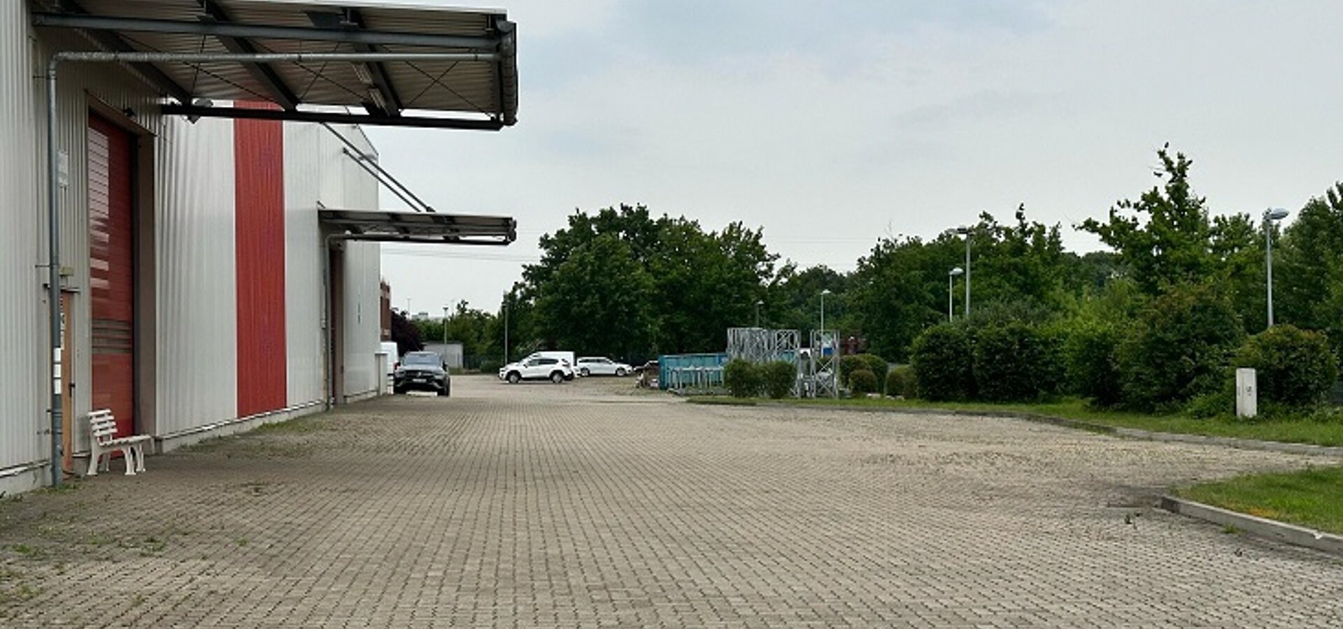 Andienung außen