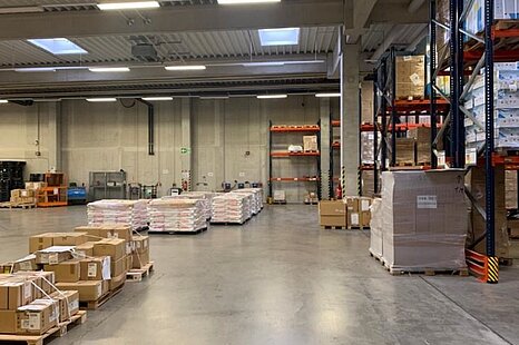 Manching, ca. 1.900 m&sup2; Hallenfl&auml;che zzgl. B&uuml;ro und ausreichend Freifl&auml;che zu vermieten