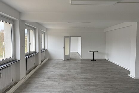 ca. 122 m&sup2; gro&szlig;e Lager und Showroomfl&auml;che auf Rampenniveau