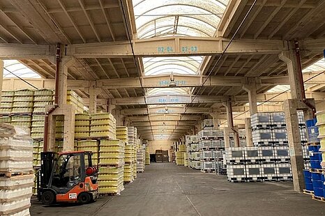 Schönebeck | ca. 20.000 m² Hallenfläche, teilbar ab ca. 1.000 m² | ca. 3.600 m² Bürofläche Schönebeck | ca. 20.000 m² Hallenfläche, teilbar ab ca. 1.000 m² | ca. 3.600 m² Bürofläche