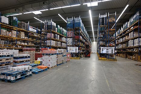 ca. 11.550 m² Lager-/Logistikfläche mit Büro an der A9 - teilbar ca. 11.550 m² Lager-/Logistikfläche mit Büro an der A9 - teilbar