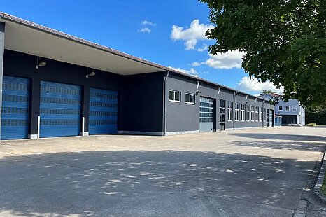 Räpresentative Hallen- und Bürofläche zu vermieten Räpresentative Hallen- und Bürofläche zu vermieten