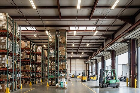 ab 4.200 m&sup2; | Produktionshalle | 7,70 m UKB | provisionsfrei