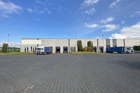 SOLITÄR | LOGISTIK AM AUTOBAHNKREUZ KERPEN SOLITÄR | LOGISTIK AM AUTOBAHNKREUZ KERPEN