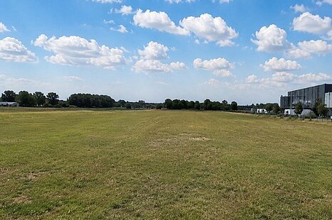 Theilheim, ca. 10.000 m² Gewerbegrundstücksfläche zu verkaufen Theilheim, ca. 10.000 m² Gewerbegrundstücksfläche zu verkaufen