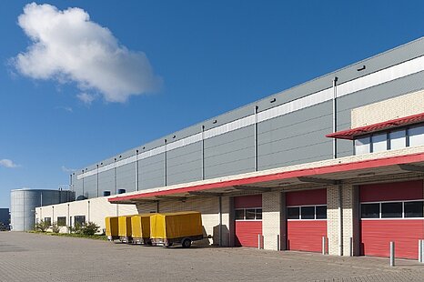 Parkstein, ca. 3.600 m² Lagerfläche zu vermieten Parkstein, ca. 3.600 m² Lagerfläche zu vermieten