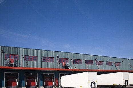 Moderne Lager-/Logistikhalle mit ca. 3.100 m&sup2; zu vermieten