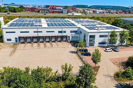 direkt an der A8 I ca. 4.520 m&sup2; Hallen- und B&uuml;rofl&auml;che inkl. Erweiterung I exklusiv &uuml;ber REALOGIS