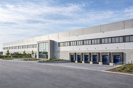 ca. 18.000 m² Hallenfläche inkl. Büro | teilbar ab ca. 7.000 m² I Sichtlage zur A94 I provisionsfrei ca. 18.000 m² Hallenfläche inkl. Büro | teilbar ab ca. 7.000 m² I Sichtlage zur A94 I provisionsfrei