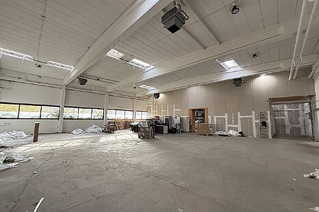 ca. 560 m&sup2; gro&szlig;e ebenerdige Lager- und Produktionsfl&auml;che