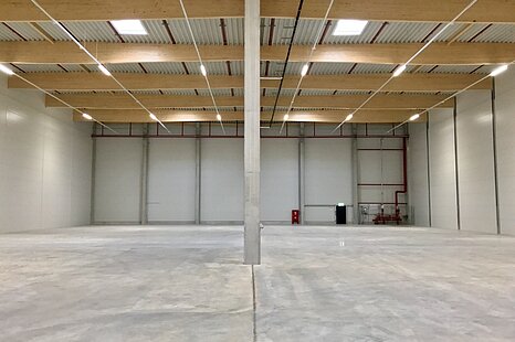 Friedberg, ca. 5.800 m² neuwertige Hallenfläche inkl. Büro - teilbar nach Rücksprache Friedberg, ca. 5.800 m² neuwertige Hallenfläche inkl. Büro - teilbar nach Rücksprache