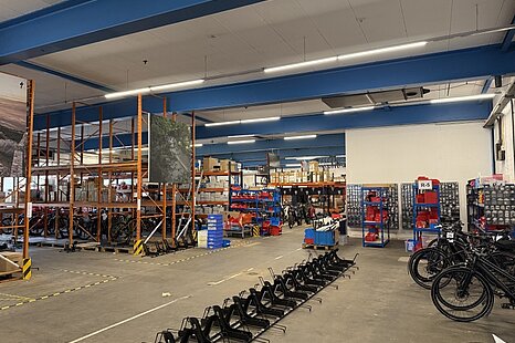ca. 300 m&sup2; bis zu 700 m&sup2; gro&szlig;e, ebenerdige Hallenfl&auml;che