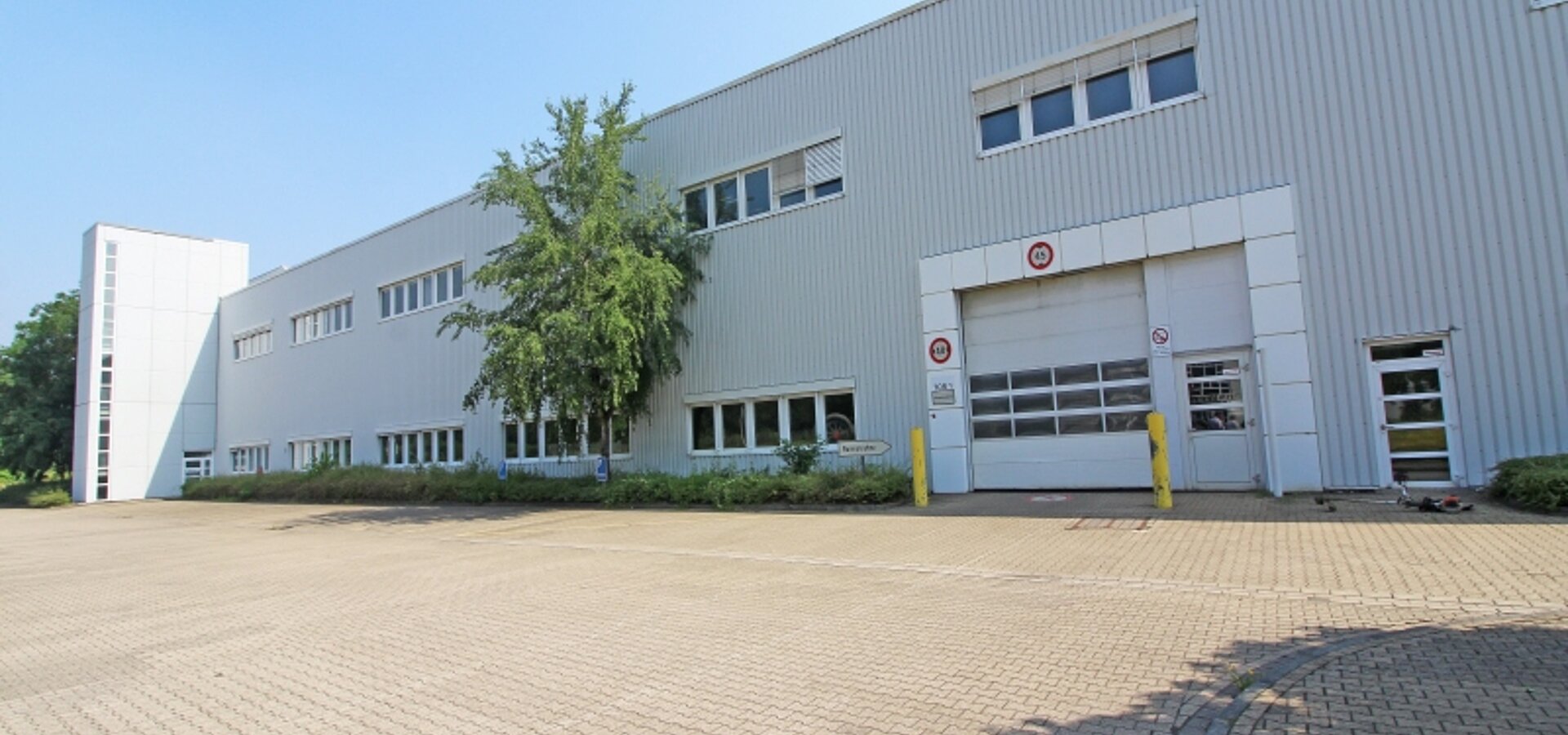 Andienung Hallenfl&auml;che 2