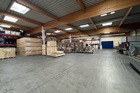 EXKLUSIV: ca. 3.800 m² Lagerfläche, Freifläche und Büro zu vermieten EXKLUSIV: ca. 3.800 m² Lagerfläche, Freifläche und Büro zu vermieten