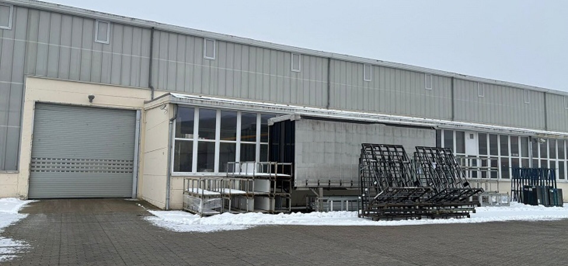 Außenansicht Lagerhalle