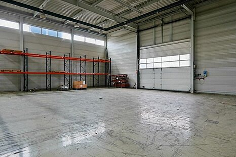 Barbing, ca. 3.600 m² Produktions- und Lagerfläche mit Büro zu vermieten Barbing, ca. 3.600 m² Produktions- und Lagerfläche mit Büro zu vermieten