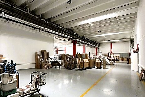 ca. 12.900 m&sup2;  Lager-/Produktions-/B&uuml;rofl&auml;chen zu vermieten