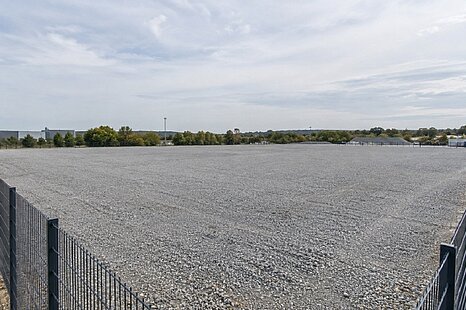 12.000 m&sup2; Freifl&auml;che | befestigbar | Strom & Wasser m&ouml;glich