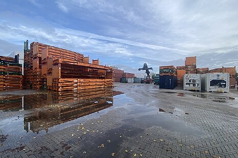 ca. 9.000 m&sup2; schwerlastgeeignete Freifl&auml;che im Hamburger Hafen