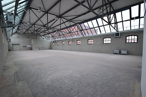 PINNEBERG | CA. 4.000 m² | GEWERBEGRUNDSTÜCK | ENTWICKLUNGSPOTENZIAL PINNEBERG | CA. 4.000 m² | GEWERBEGRUNDSTÜCK | ENTWICKLUNGSPOTENZIAL