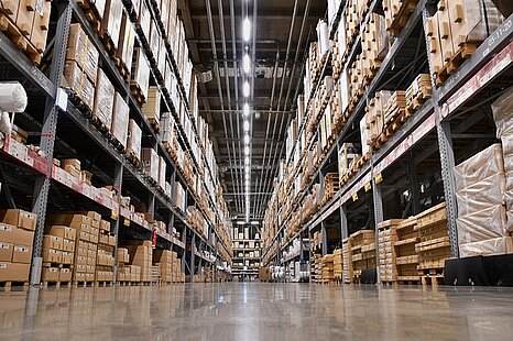 TOP Lagerhalle, ca. 18.000 m² zu vermieten TOP Lagerhalle, ca. 18.000 m² zu vermieten