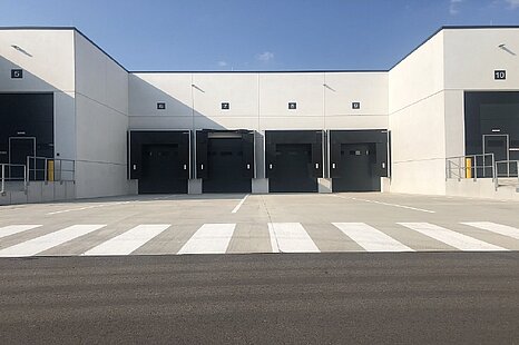 Mehrere hochwertige Hallen Units verfügbar! Mehrere hochwertige Hallen Units verfügbar!