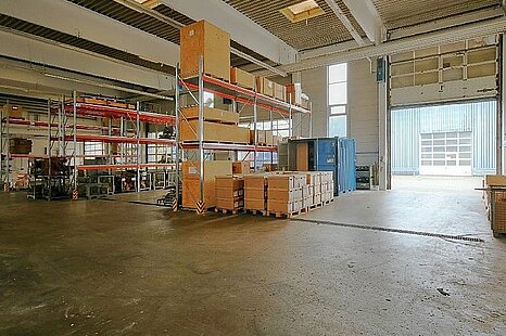 Bayreuth, ca. 2.000 m&sup2; Lager- und Produktionsfl&auml;che mit guter Anbindung zu vermieten