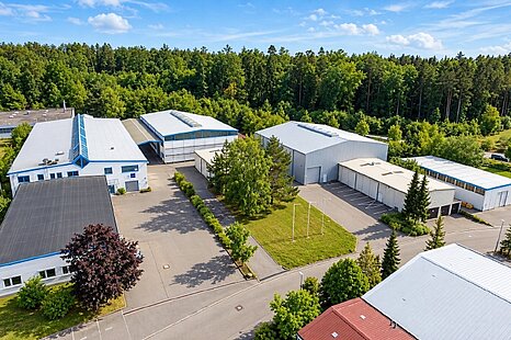 WIMSHEIM | CA. 2.460 m² LAGER-/PRODUKTIONSHALLE | ÜBERDACHTE ANDIENUNG | PROVISIONSFREI WIMSHEIM | CA. 2.460 m² LAGER-/PRODUKTIONSHALLE | ÜBERDACHTE ANDIENUNG | PROVISIONSFREI