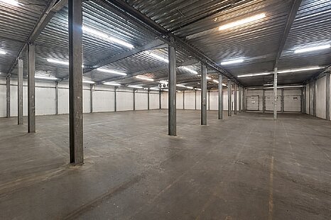 ca. 3.200 m ² großes Rampenlager an der A7 in Seevetal zu vermieten ca. 3.200 m ² großes Rampenlager an der A7 in Seevetal zu vermieten