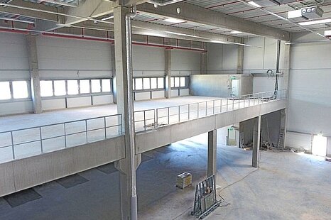 Hochwertiges Neubauobjekt, ca. 4.000 m² Hallen-/Bürofläche zu vermieten - hälftig teilbar Hochwertiges Neubauobjekt, ca. 4.000 m² Hallen-/Bürofläche zu vermieten - hälftig teilbar