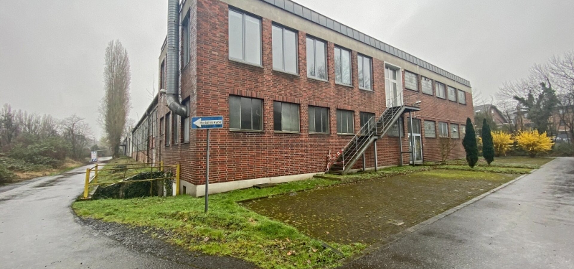Außenansicht Hallenfläche