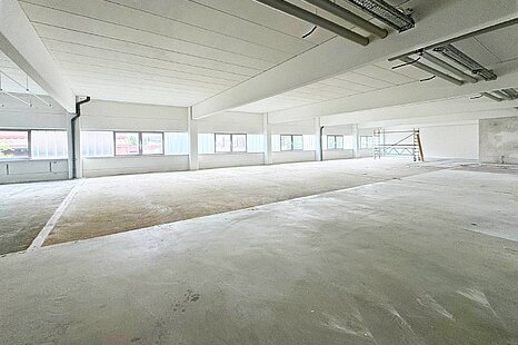 Sauerlach I ca. 2.570 m² doppelstöckige Gewerbefläche zu vermieten Sauerlach I ca. 2.570 m² doppelstöckige Gewerbefläche zu vermieten
