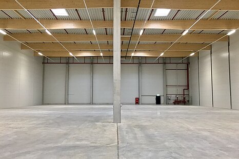 Würzburg-Süd, ca. 3.000 m² hochwertige Hallenfläche zu vermieten Würzburg-Süd, ca. 3.000 m² hochwertige Hallenfläche zu vermieten