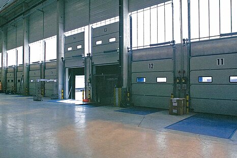8 Rampen | ebenerdig | Top-Logistik | 10 m UKB