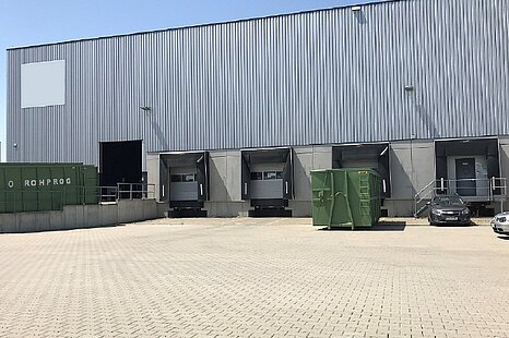 Ca. 7.300 qm Lager / Logistikläche | Rampe + ebenerdig | ca. 10 m UKB! ! Ca. 7.300 qm Lager / Logistikläche | Rampe + ebenerdig | ca. 10 m UKB! !