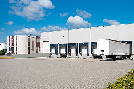 Projektierter Neubau, ca. 5.000 m² hochwertige Hallenfläche zu vermieten Projektierter Neubau, ca. 5.000 m² hochwertige Hallenfläche zu vermieten
