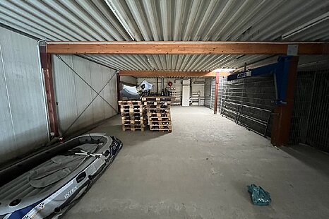 ca. 186 m² große Lagerfläche im Obergeschoss mit Büro ca. 186 m² große Lagerfläche im Obergeschoss mit Büro