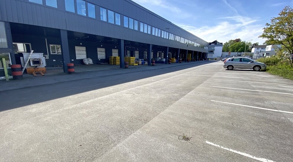 Außenansicht Hallenfläche