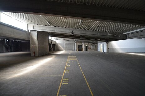 Buxtehude, ca. 2.200 m² große, helle Lagerfläche Buxtehude, ca. 2.200 m² große, helle Lagerfläche