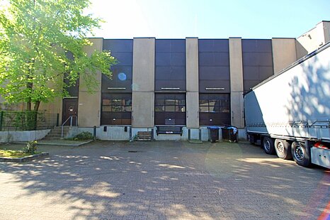Businesspark | teilbar | Rampen | ebenerdig | 6 m UKB Businesspark | teilbar | Rampen | ebenerdig | 6 m UKB