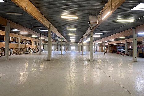 Seedorf-Schlamersdorf, ca. 2.000 m² Lagerflächen zu vermieten Seedorf-Schlamersdorf, ca. 2.000 m² Lagerflächen zu vermieten
