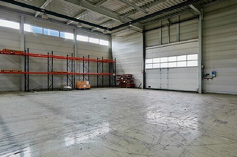 sofort verfügbar, ca. 6.800 m² teilbare Hallenfläche zzgl. Bürofläche zu vermieten sofort verfügbar, ca. 6.800 m² teilbare Hallenfläche zzgl. Bürofläche zu vermieten